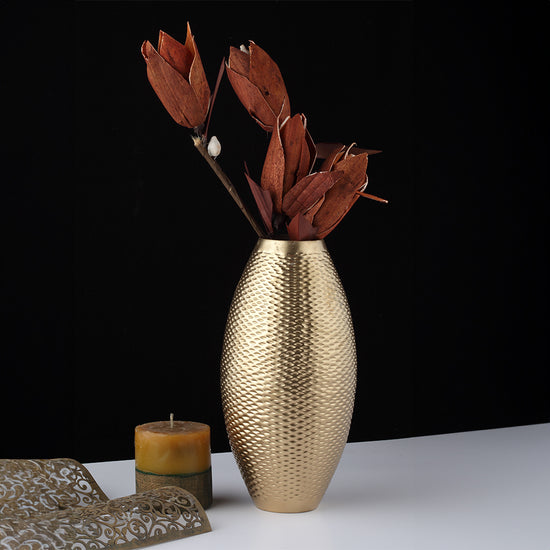 TEXTURED VASE