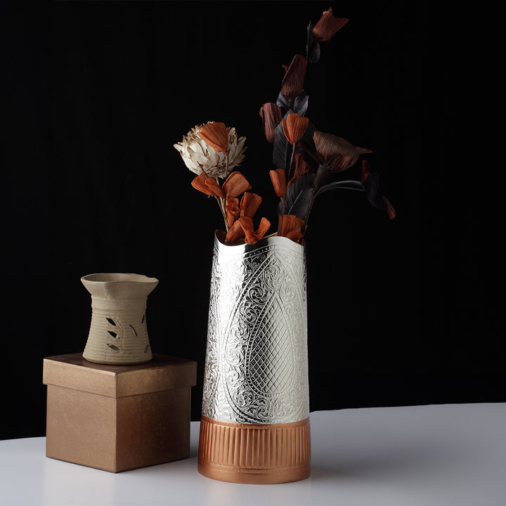 TEXTURED VASE