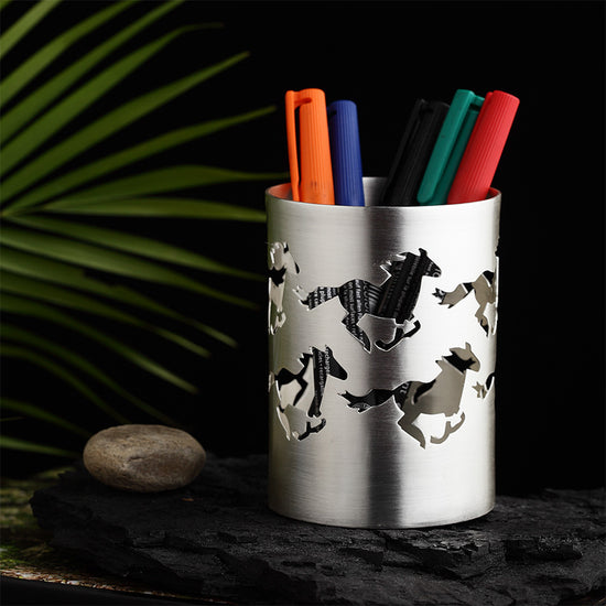 HORSE PEN HOLDER