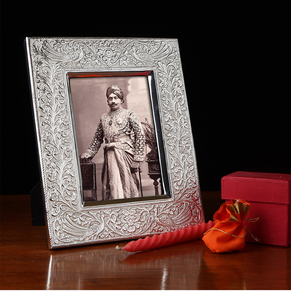 DESIGNED PHOTO FRAME