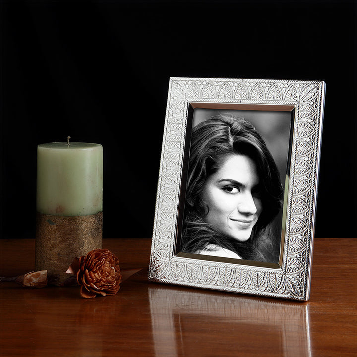 DESIGNED PHOTO FRAME