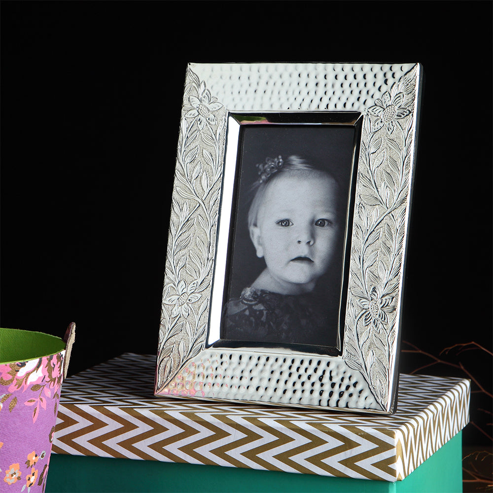 DESIGNED PHOTO FRAME