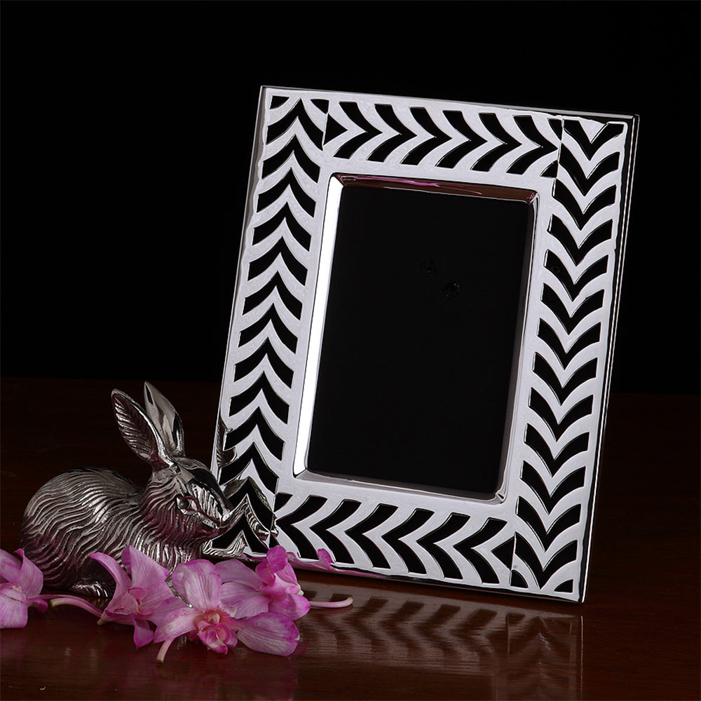 DESIGNED PHOTO FRAME