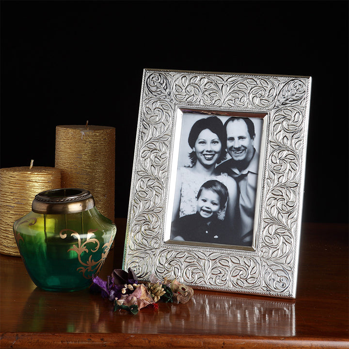 DESIGNED PHOTO FRAME