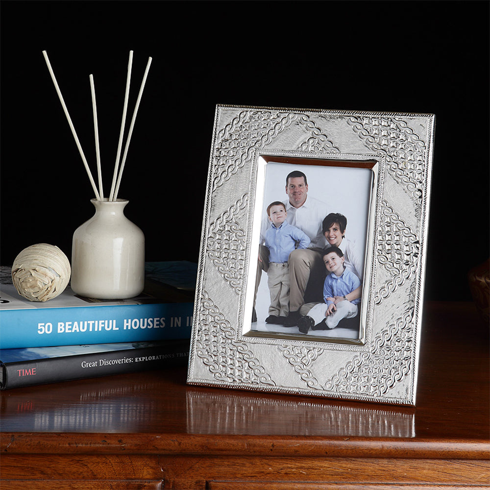 DESIGNED PHOTO FRAME