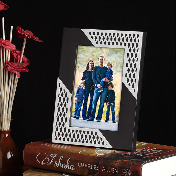 WOOD AND SILVER-PLATED PHOTO FRAME