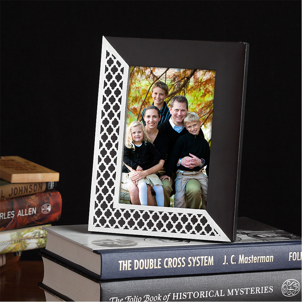 WOOD AND SILVER-PLATED PHOTO FRAME