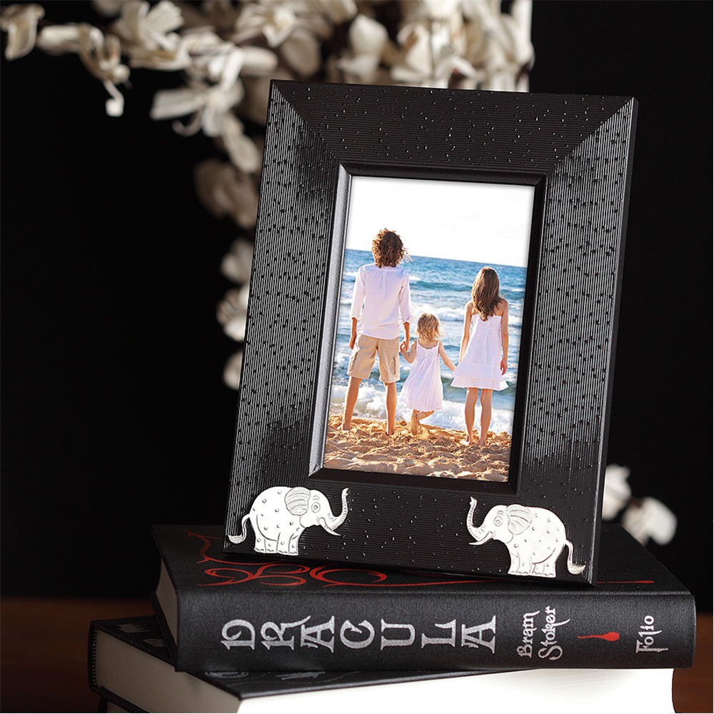 WOOD AND SILVER-PLATED PHOTO FRAME