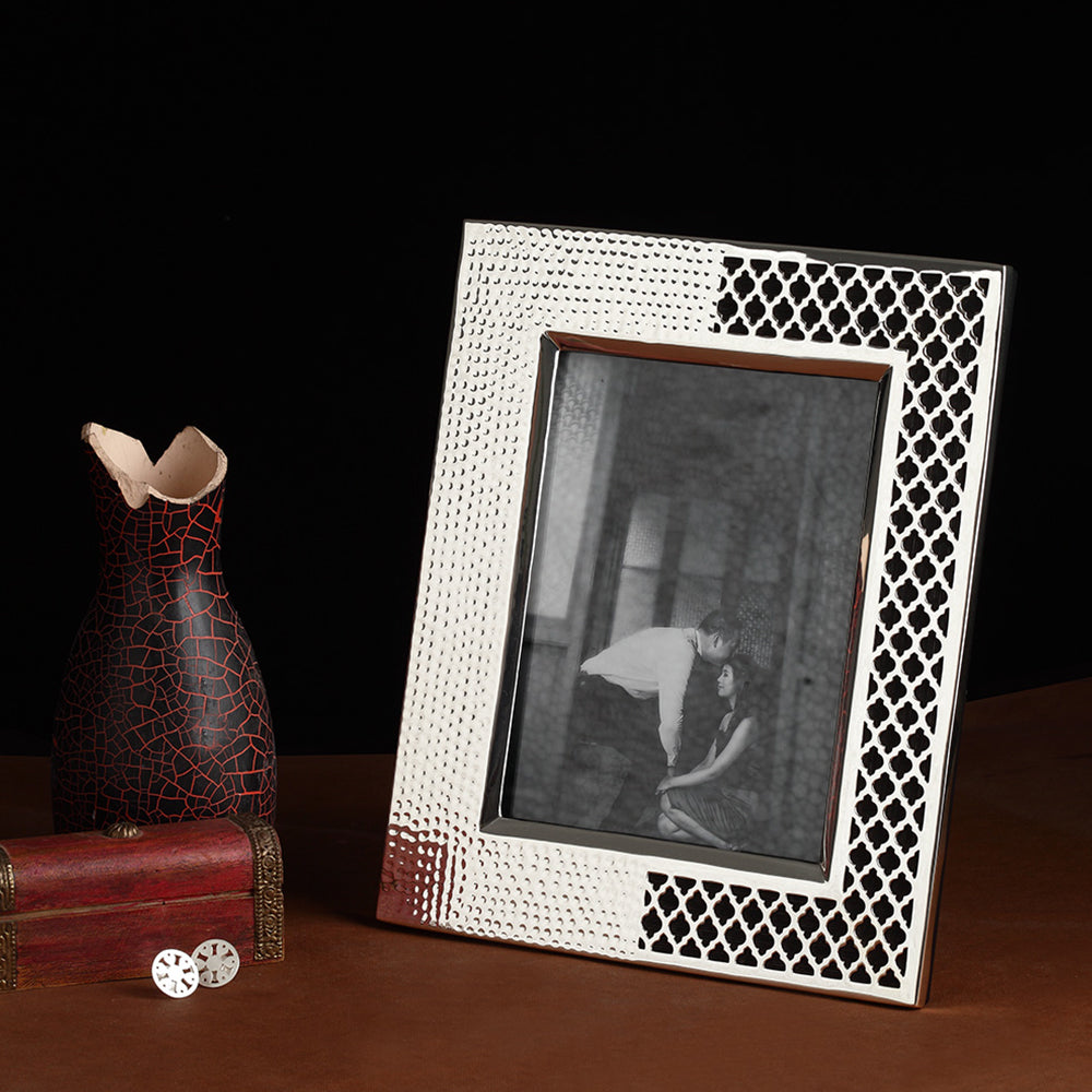 DESIGNED PHOTO FRAME