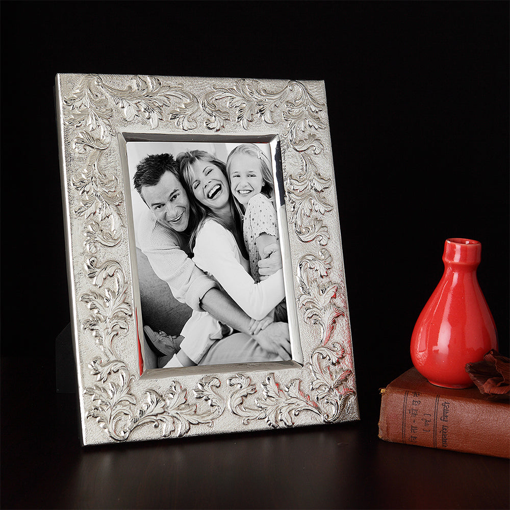 DESIGNED PHOTO FRAME