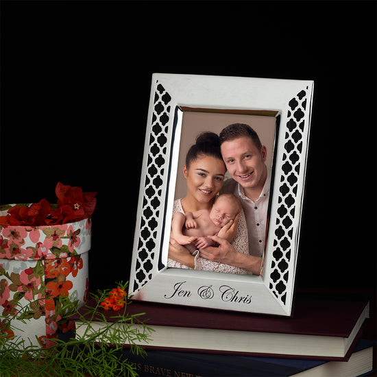 PERSONALIZED ETCHED PHOTO FRAME