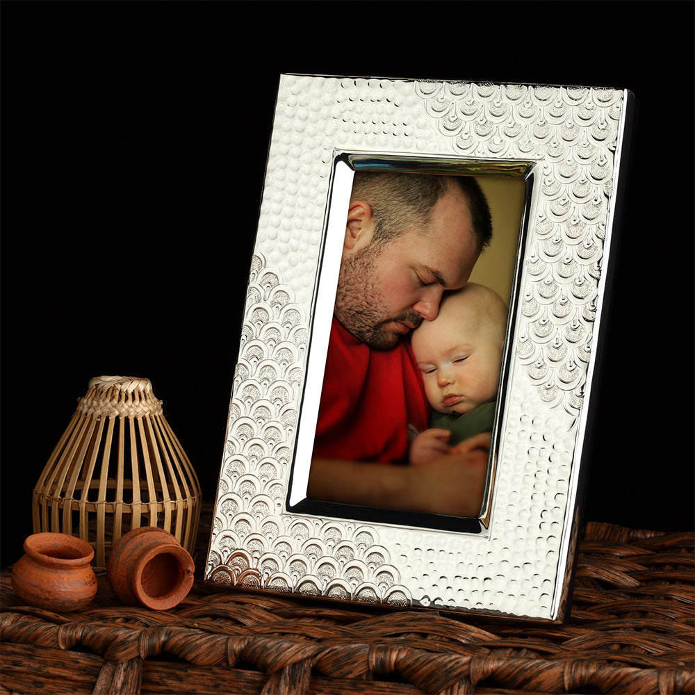 DESIGNED PHOTO FRAME