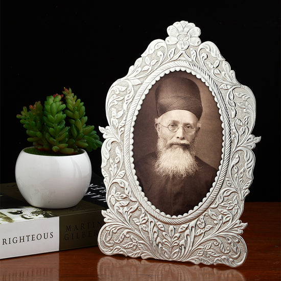 DESIGNED PHOTO FRAME