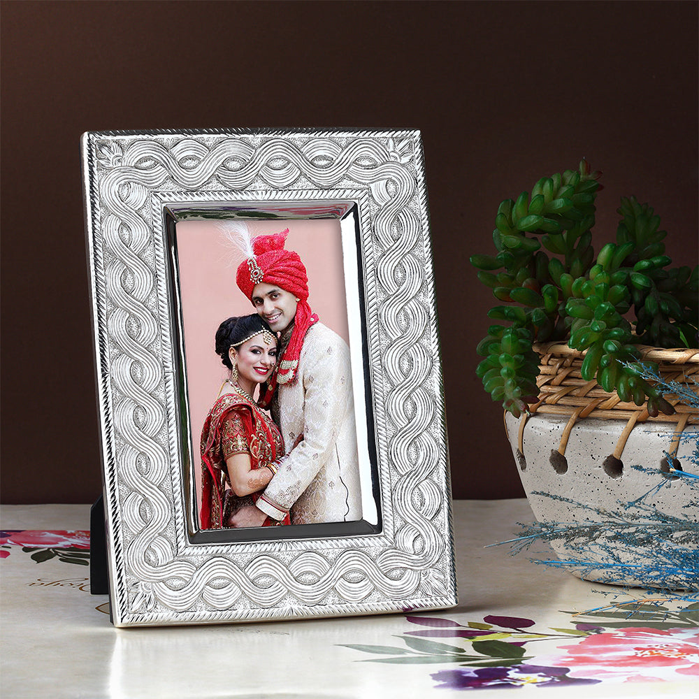 DESIGNED PHOTO FRAME