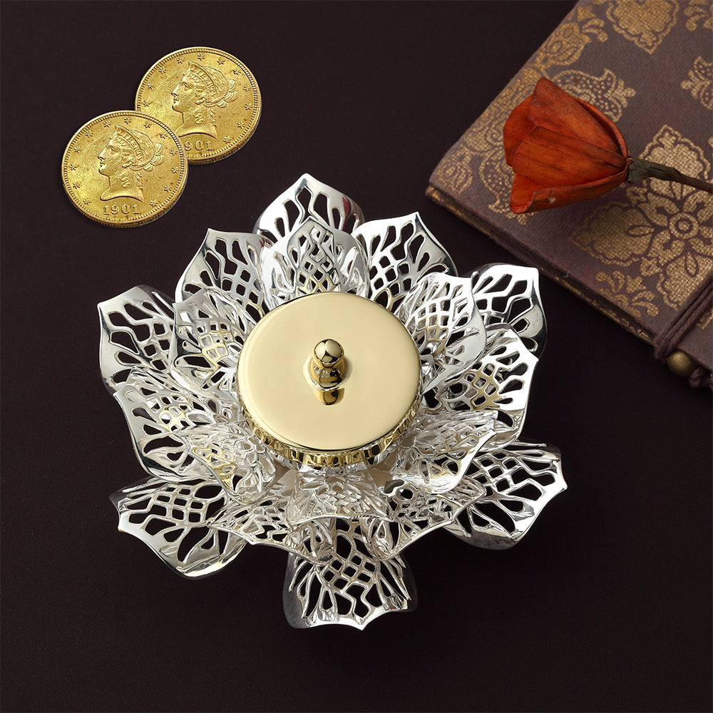 SILVER PLATED GINNY BOX CUM TEALIGHT HOLDER