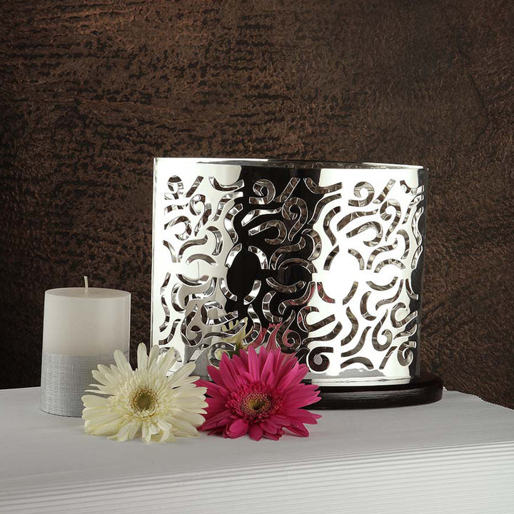 SILVER PLATED TEA LIGHT HOLDER