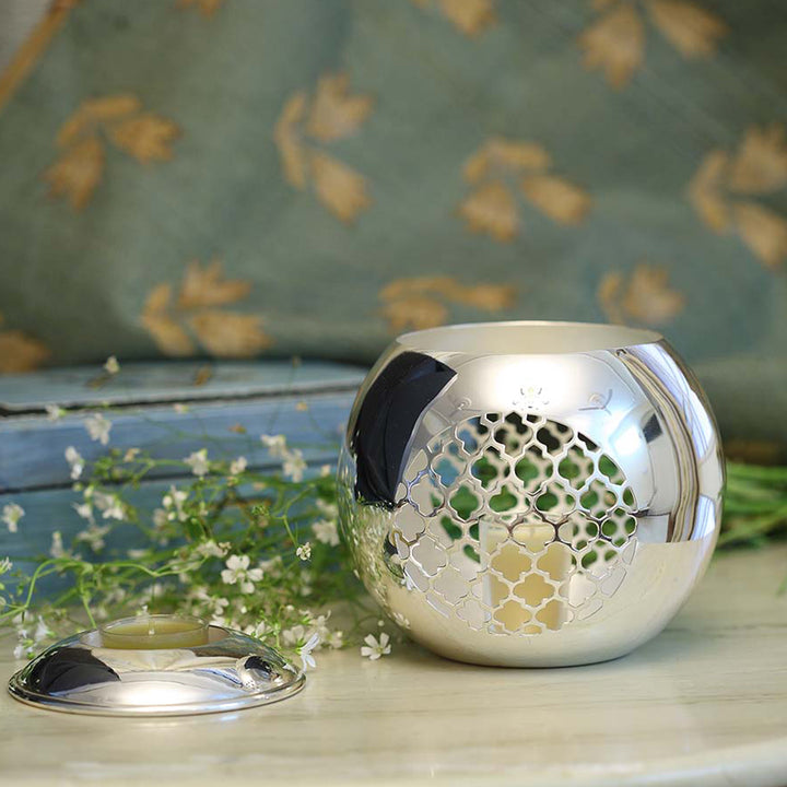 SILVER PLATED TEA LIGHT HOLDER