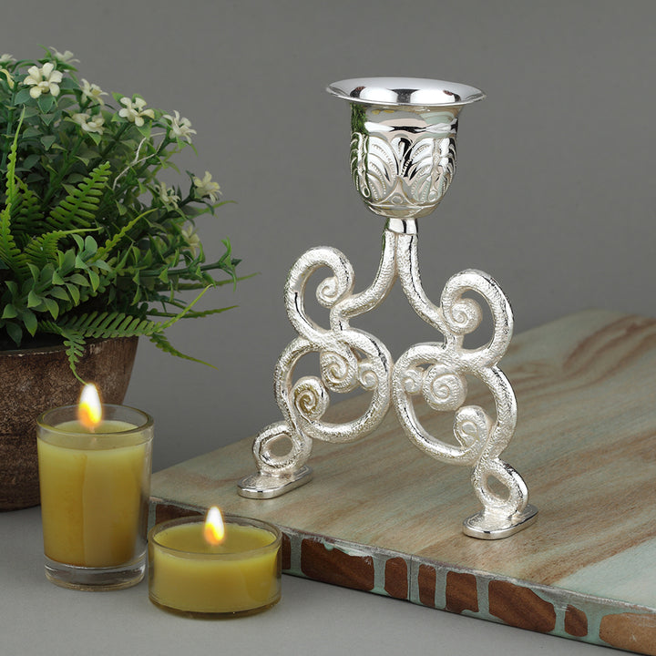 Elegant Silver-Plated Swirl Candle Holder for Luxury Decor