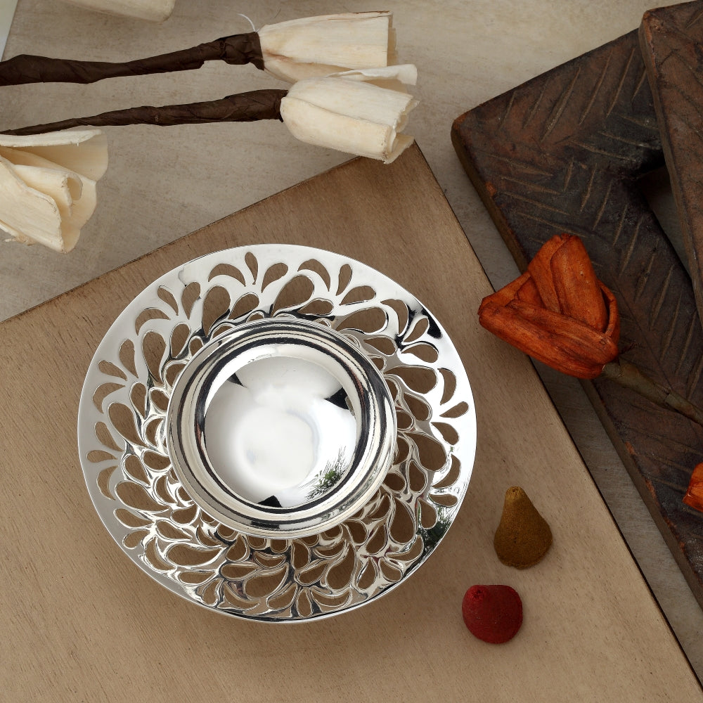 SILVER PLATED TEA LIGHT HOLDER