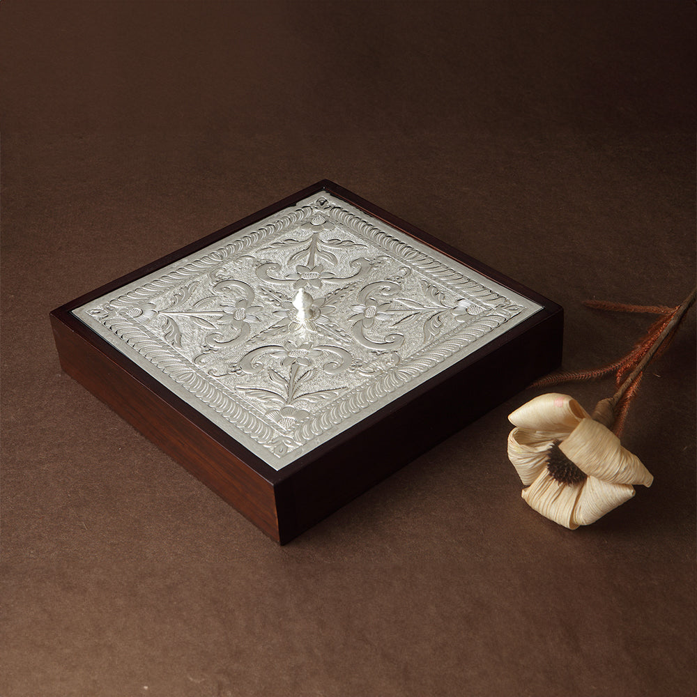 WOOD & JAALI BOX