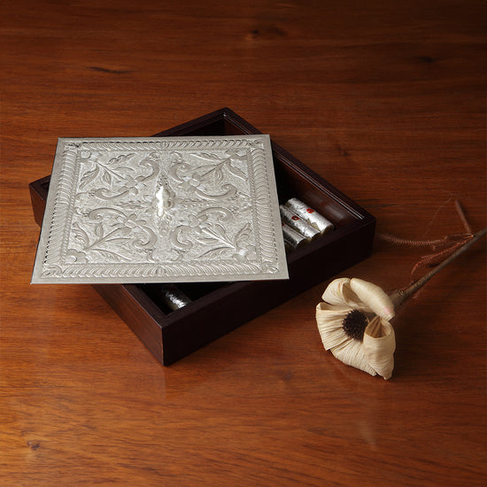 WOOD & JAALI BOX