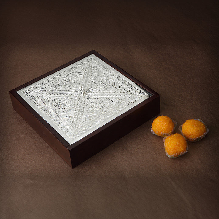 WOOD & JAALI BOX