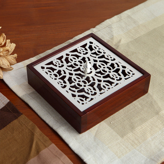 WOOD AND JAALI BOX