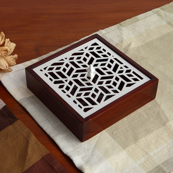 WOOD AND JAALI BOX