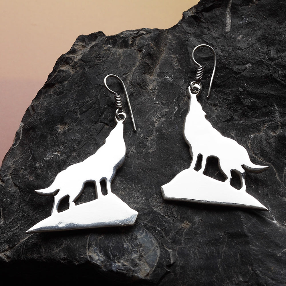 SILVER WOLF EARRING